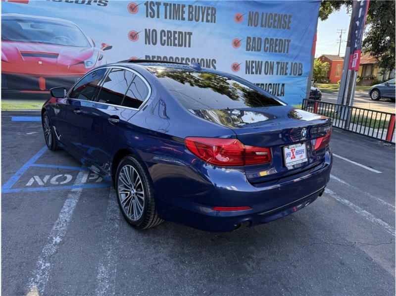 Used 2017 BMW 530i 530i Sedan 4D image 4