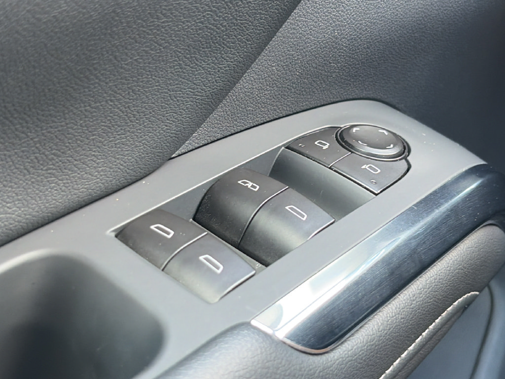 Used 2026 Chevrolet Traverse LT w/ Driver Confidence Package FWD image 21