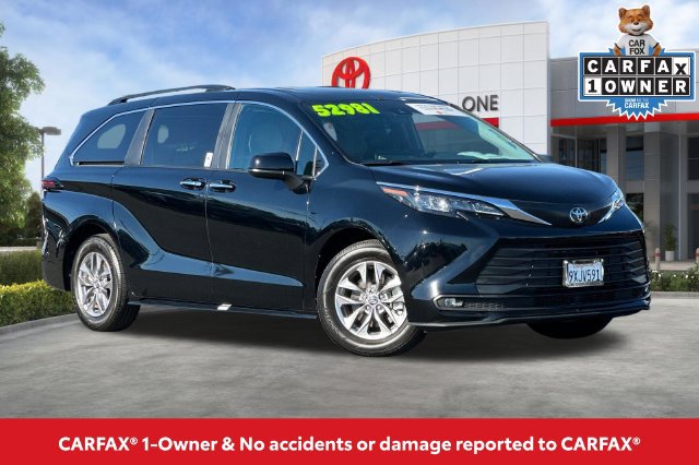 Certified 2026 Toyota Sienna XLE FWD image 2