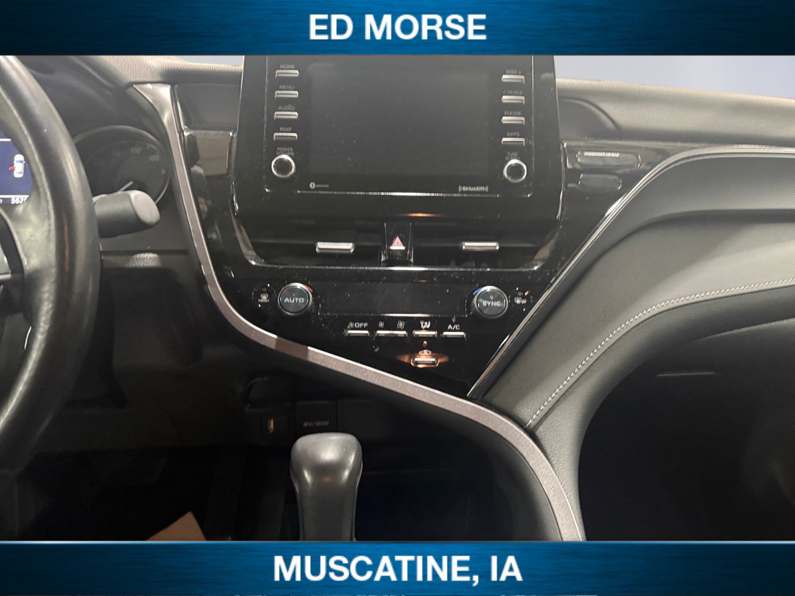 Used 2024 Toyota Camry SE image 11