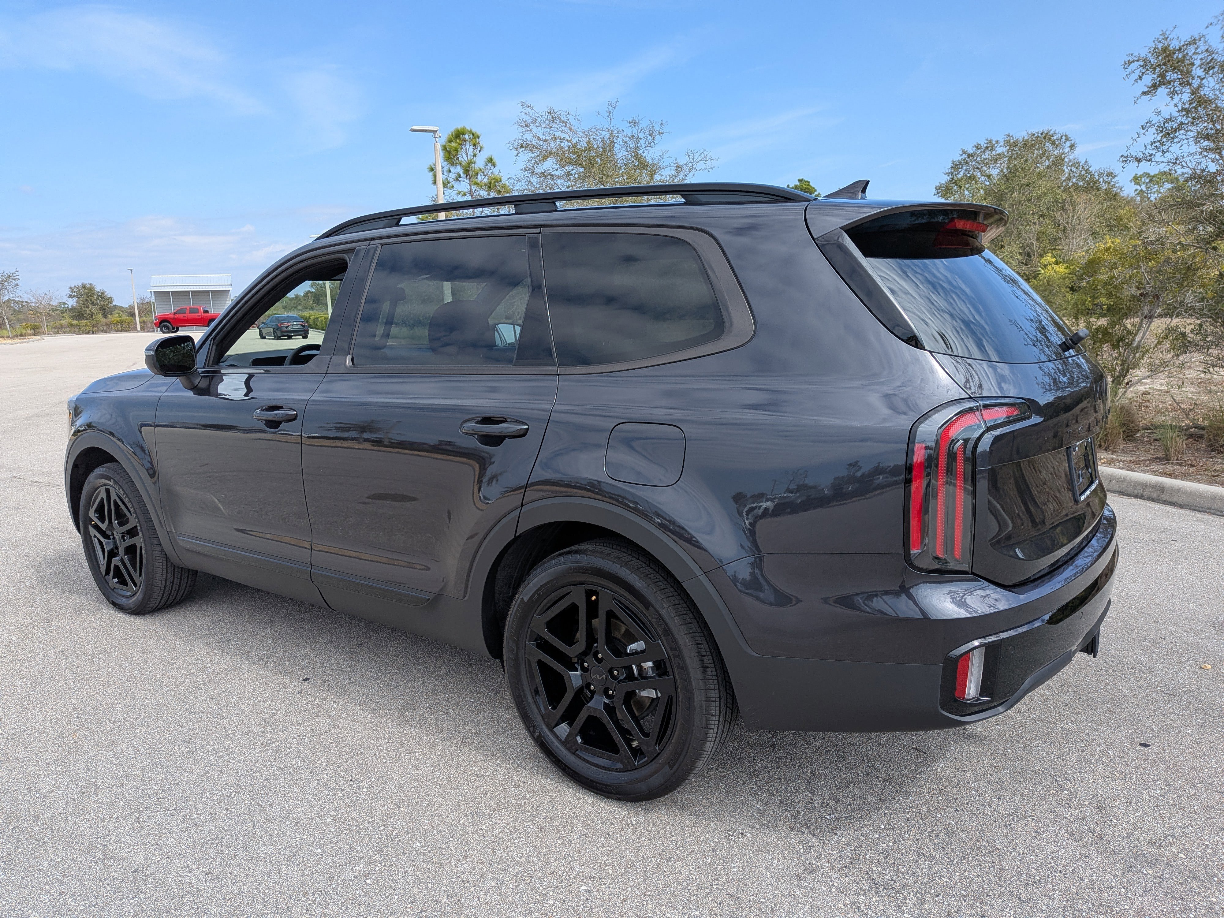 Used 2025 Kia Telluride EX X-Line image 7