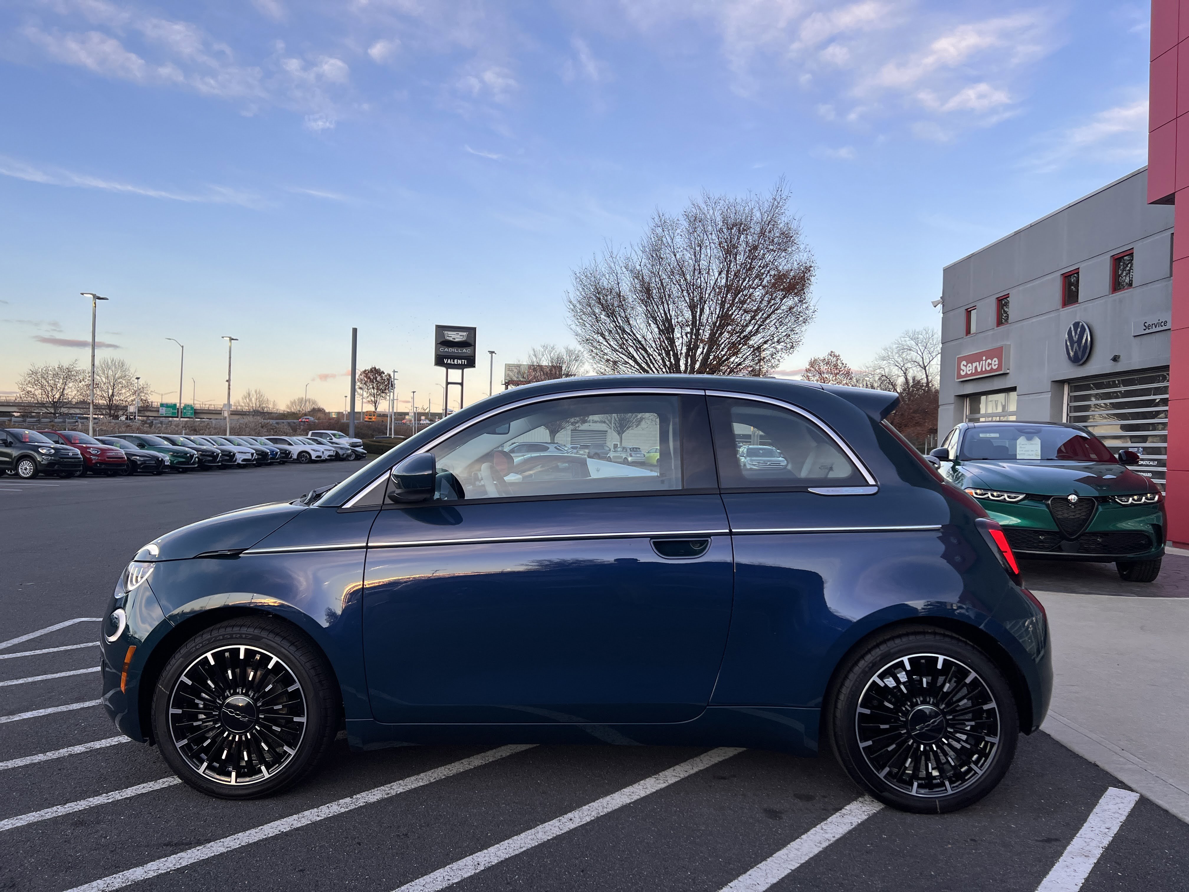 New 2025 FIAT 500 e w/ Quick Order Package 21B Icona image 10
