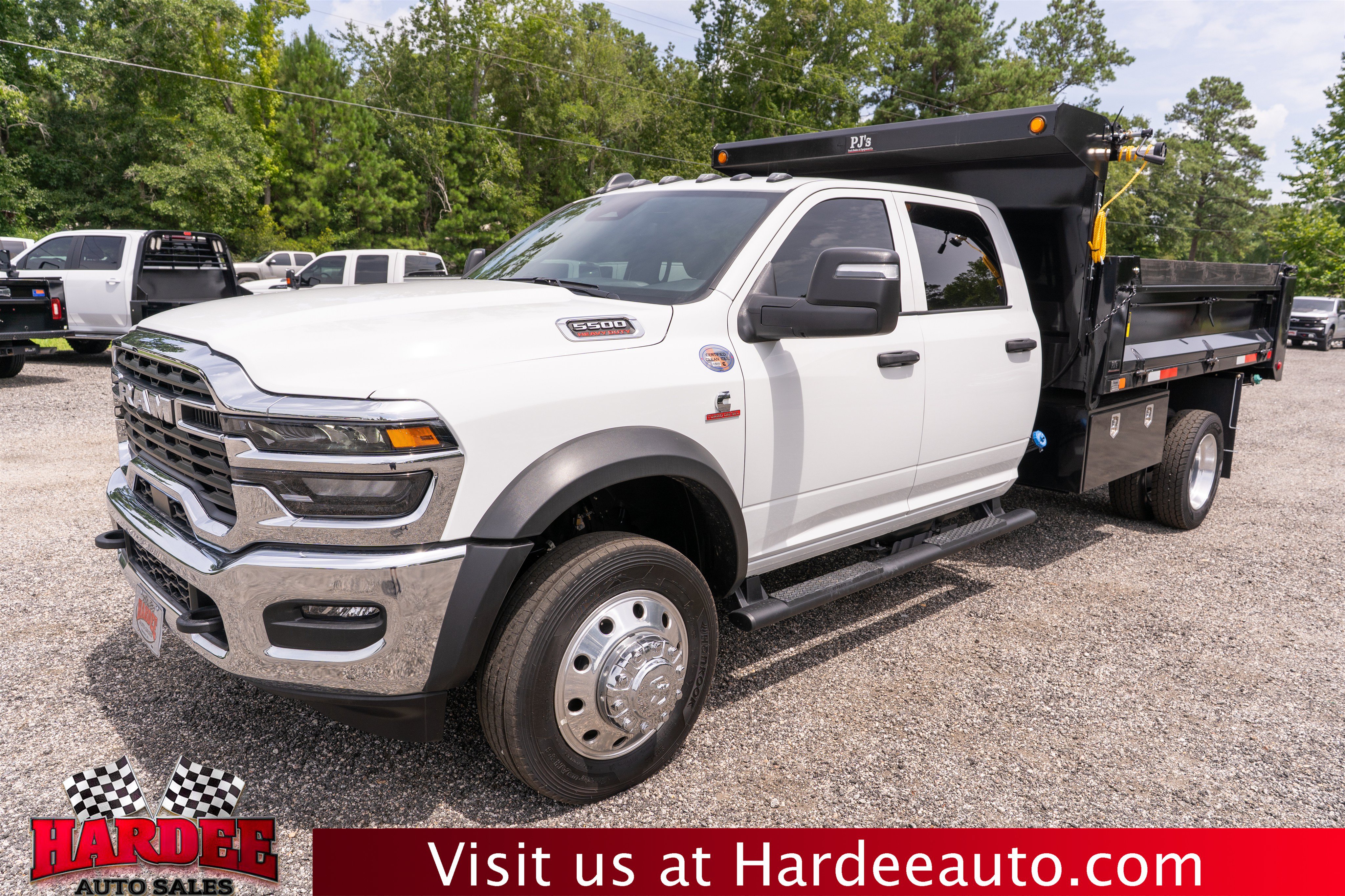Used 2025 RAM 5500 Tradesman w/ Safety Group AWD/4WD image 2