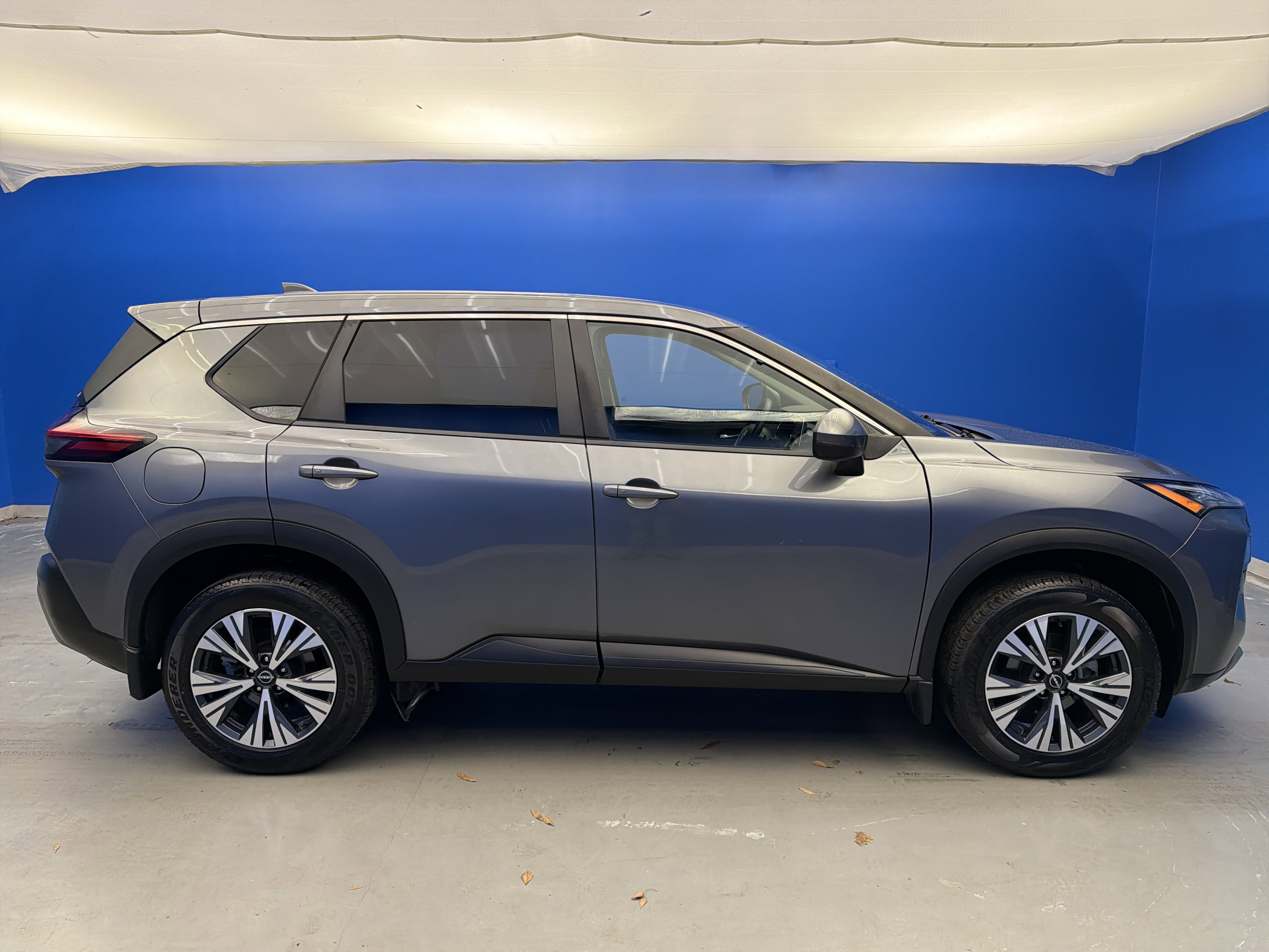 Used 2022 Nissan Rogue SV image 7