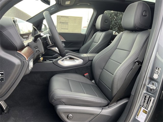 Used 2025 Mercedes-Benz GLS 450 4MATIC image 3