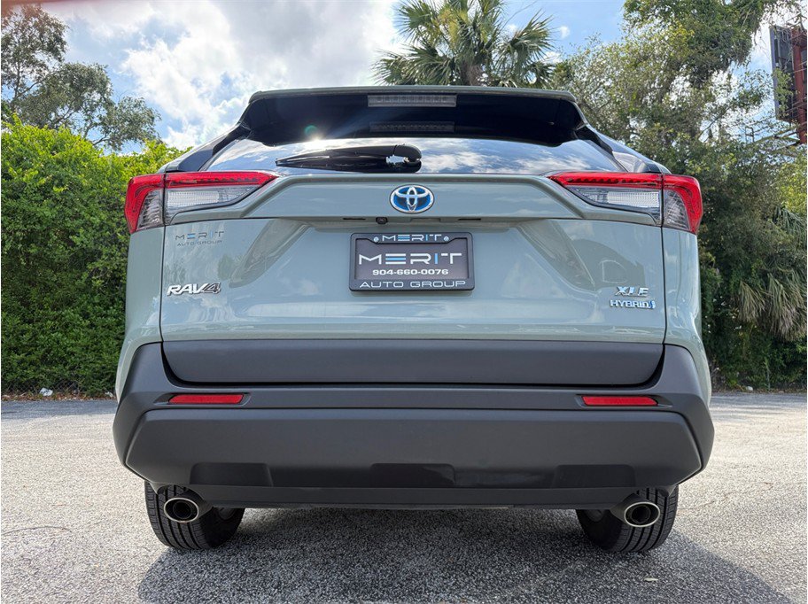Used 2021 Toyota RAV4 XLE Premium AWD/4WD image 15