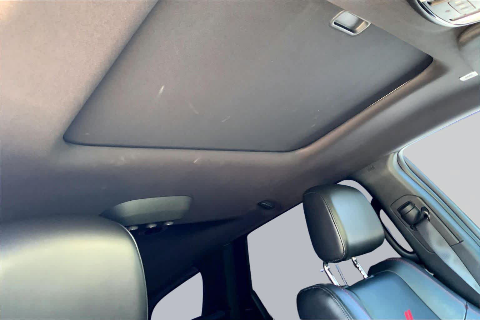 Used 2023 Dodge Durango GT RWD image 14
