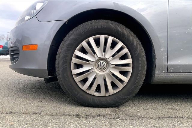 Used 2012 Volkswagen Golf 4-Door image 5