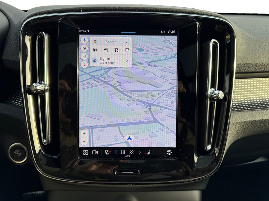 Certified 2025 Volvo XC40 B5 Plus image 19