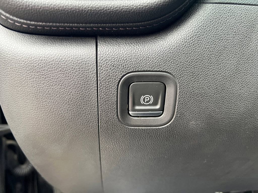 Used 2022 GMC Sierra 1500 SLT w/ SLT Convenience Package image 16