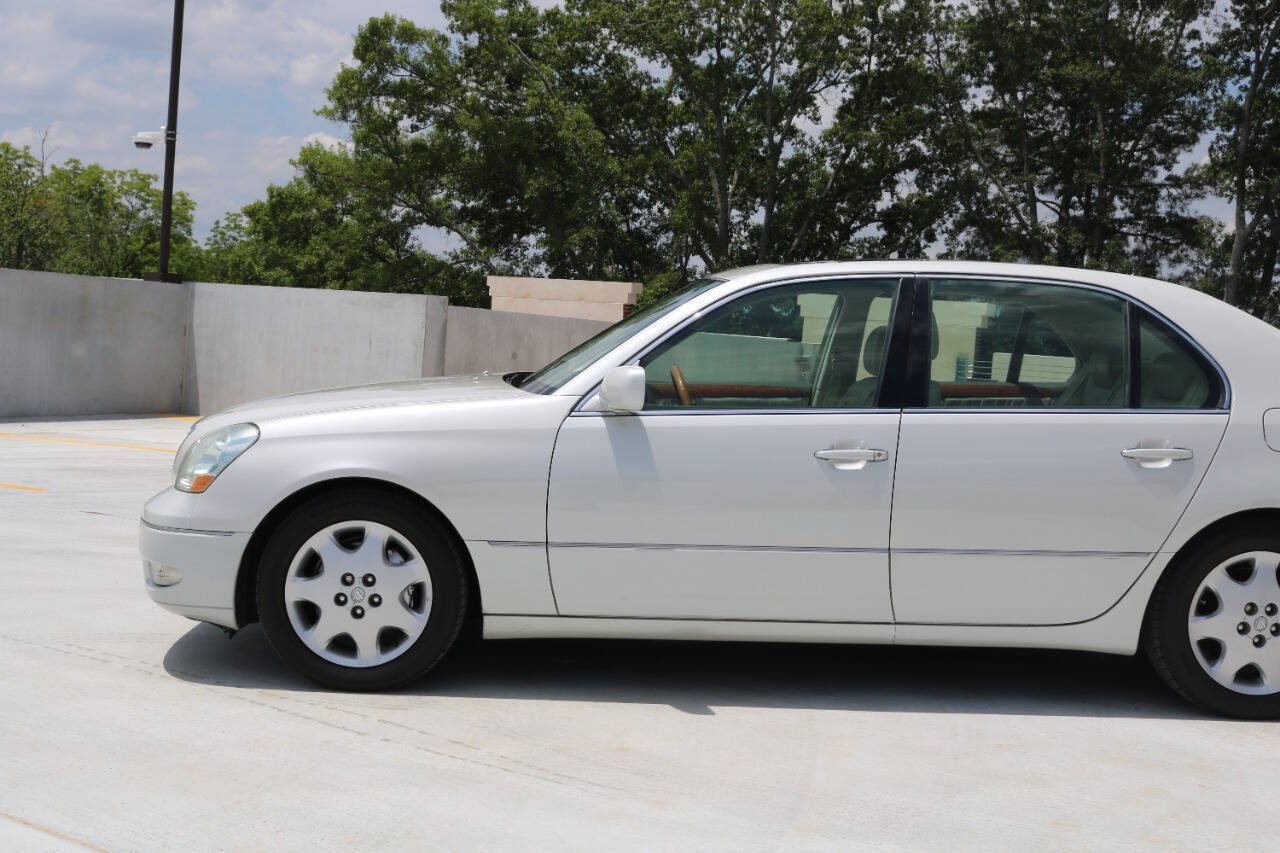 Used 2001 Lexus LS 430 RWD image 24