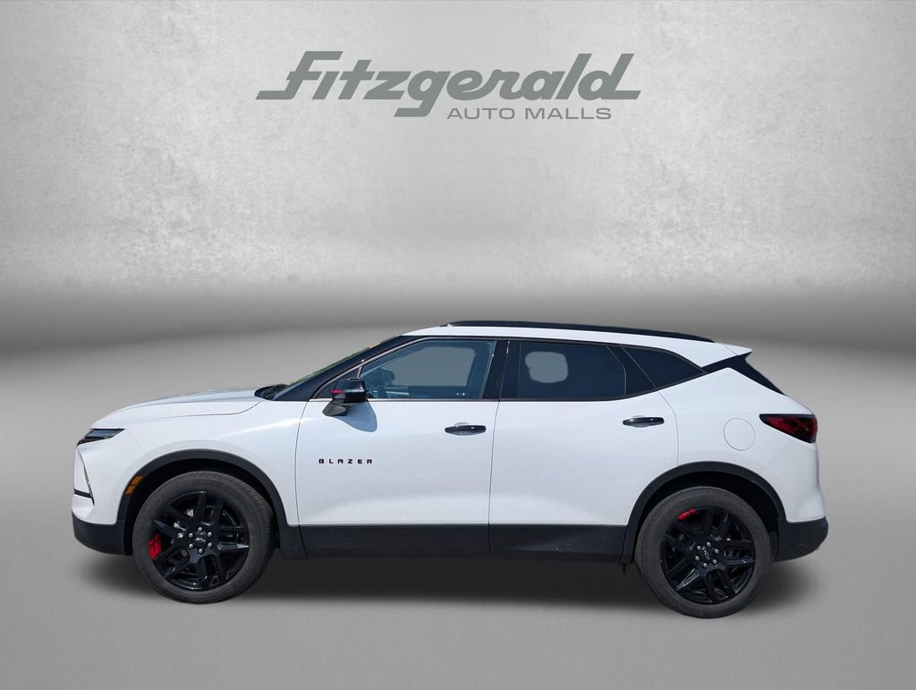 Used 2024 Chevrolet Blazer LT w/ Sound & Technology Package AWD/4WD image 3