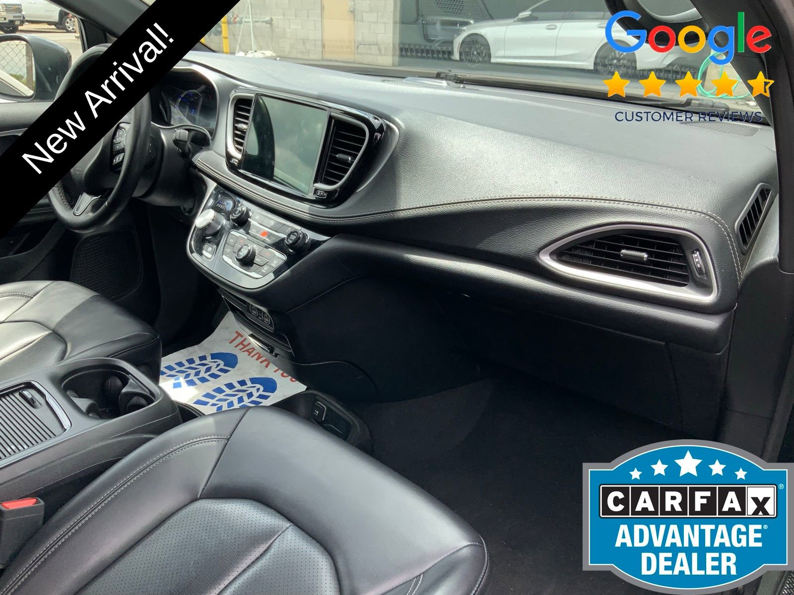Used 2023 Chrysler Pacifica Touring-L w/ S Appearance Package FWD image 9
