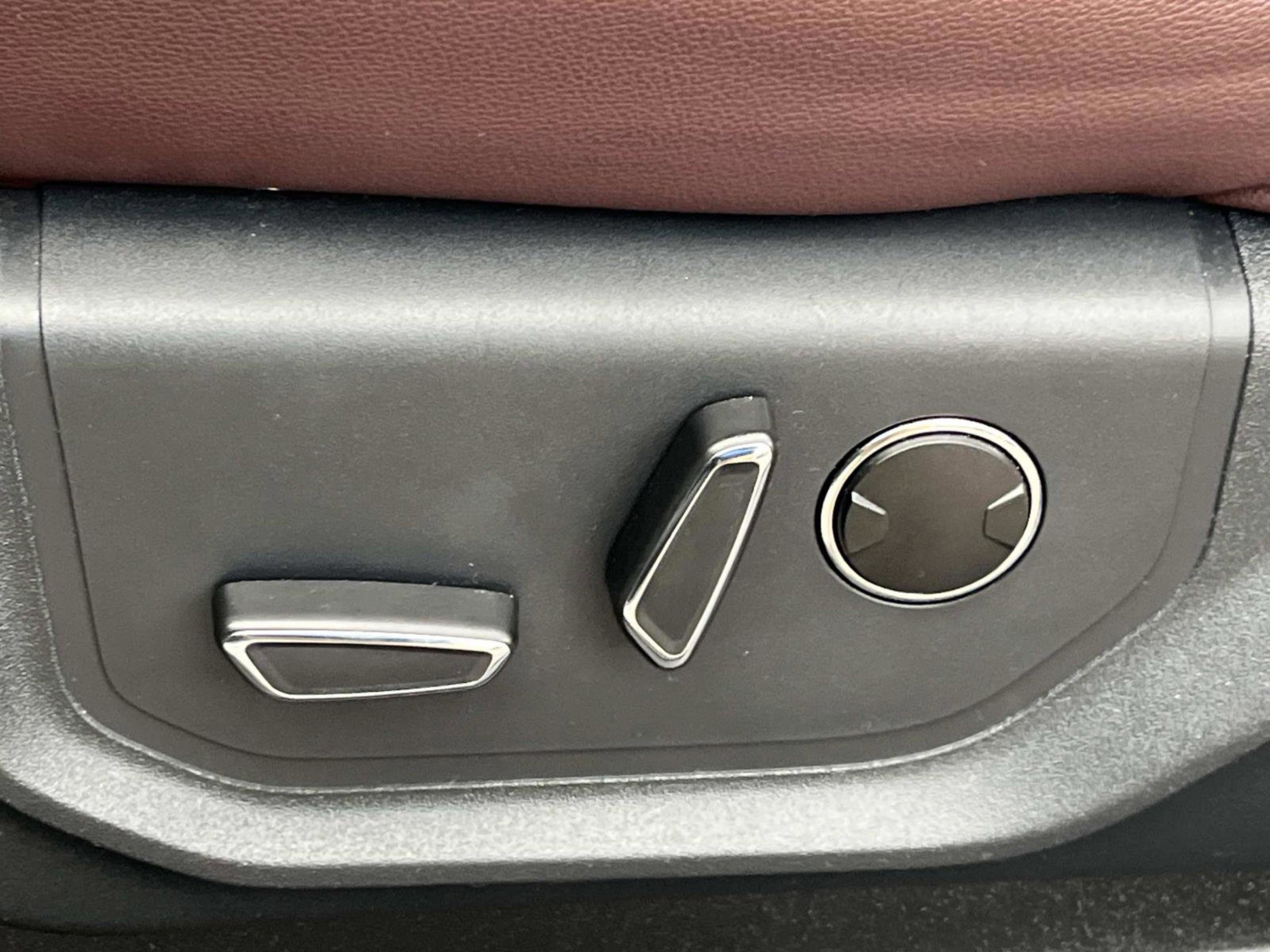 Used 2023 Ford Expedition Limited image 34