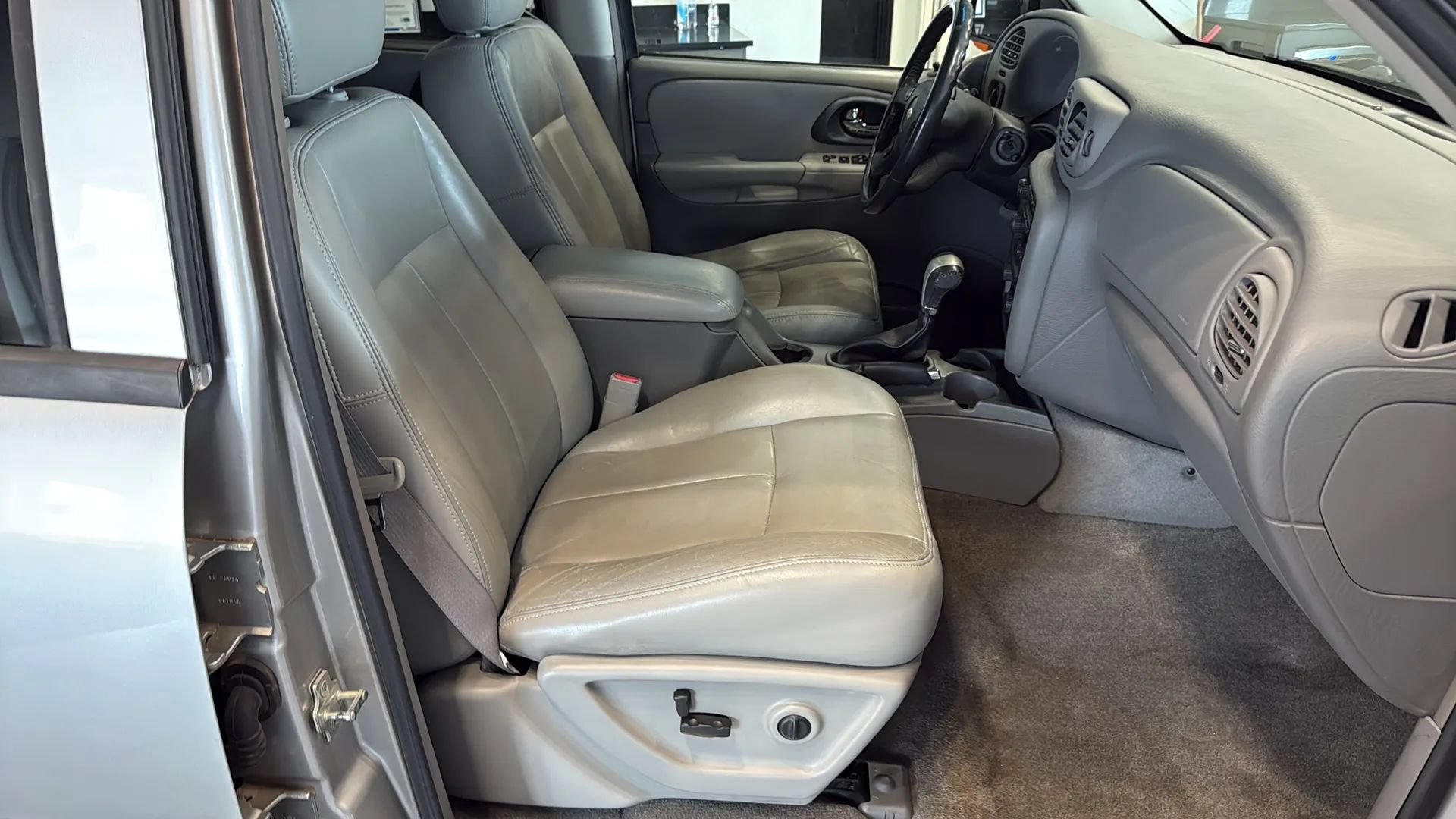 Used 2005 Chevrolet TrailBlazer LT RWD image 37