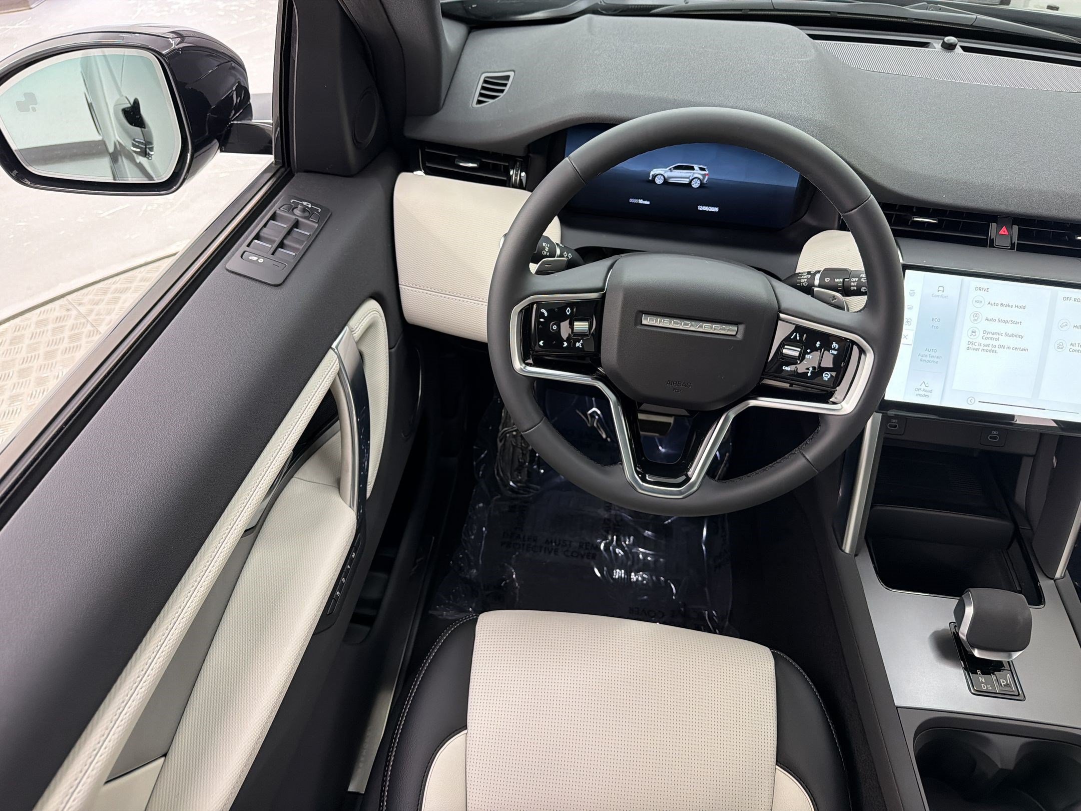 New 2026 Land Rover Discovery Sport Landmark AWD/4WD image 31