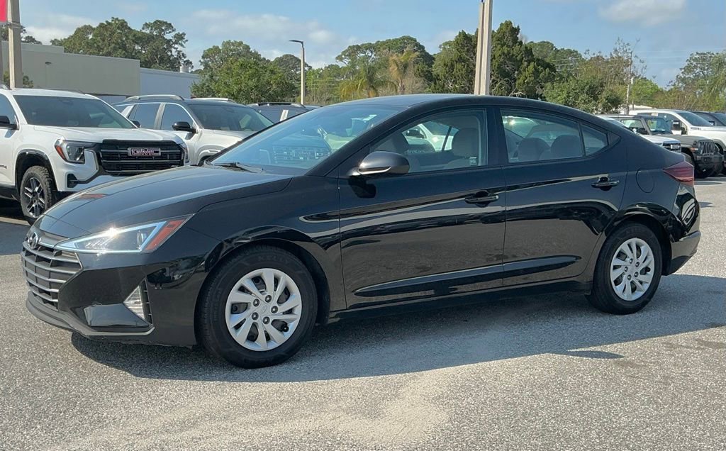 Used 2020 Hyundai Elantra SE image 2