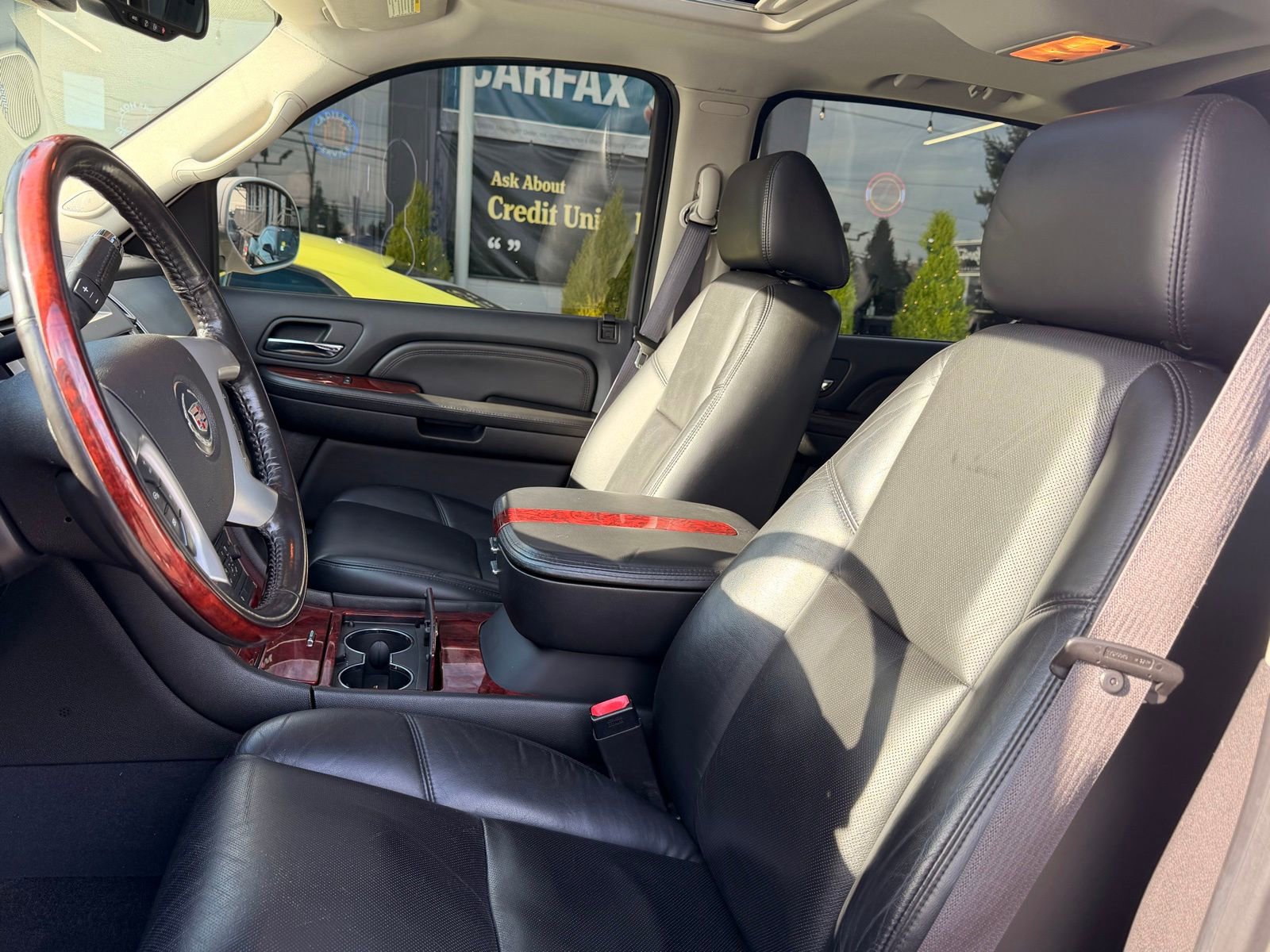 Used 2008 Cadillac Escalade EXT image 16