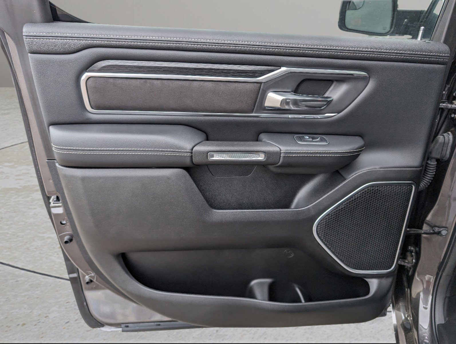 New 2023 RAM 1500 Laramie image 12