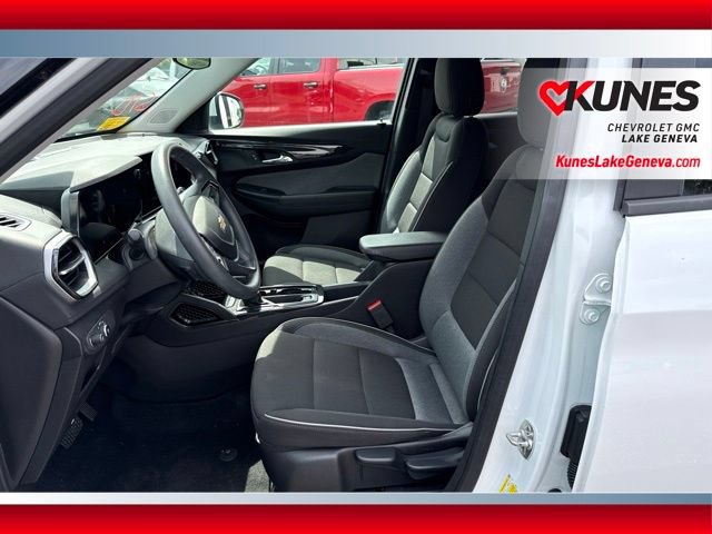 Used 2025 Chevrolet TrailBlazer LT FWD image 14