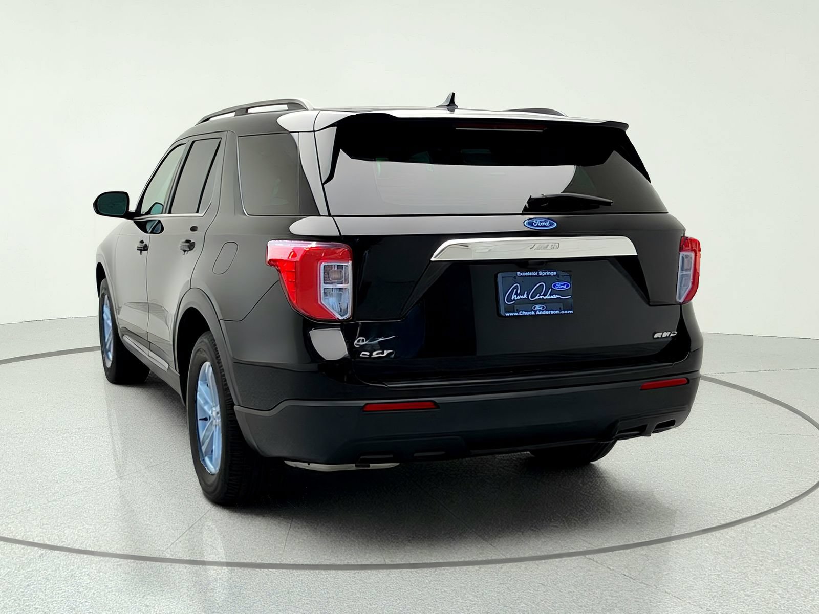Used 2021 Ford Explorer XLT AWD/4WD image 6