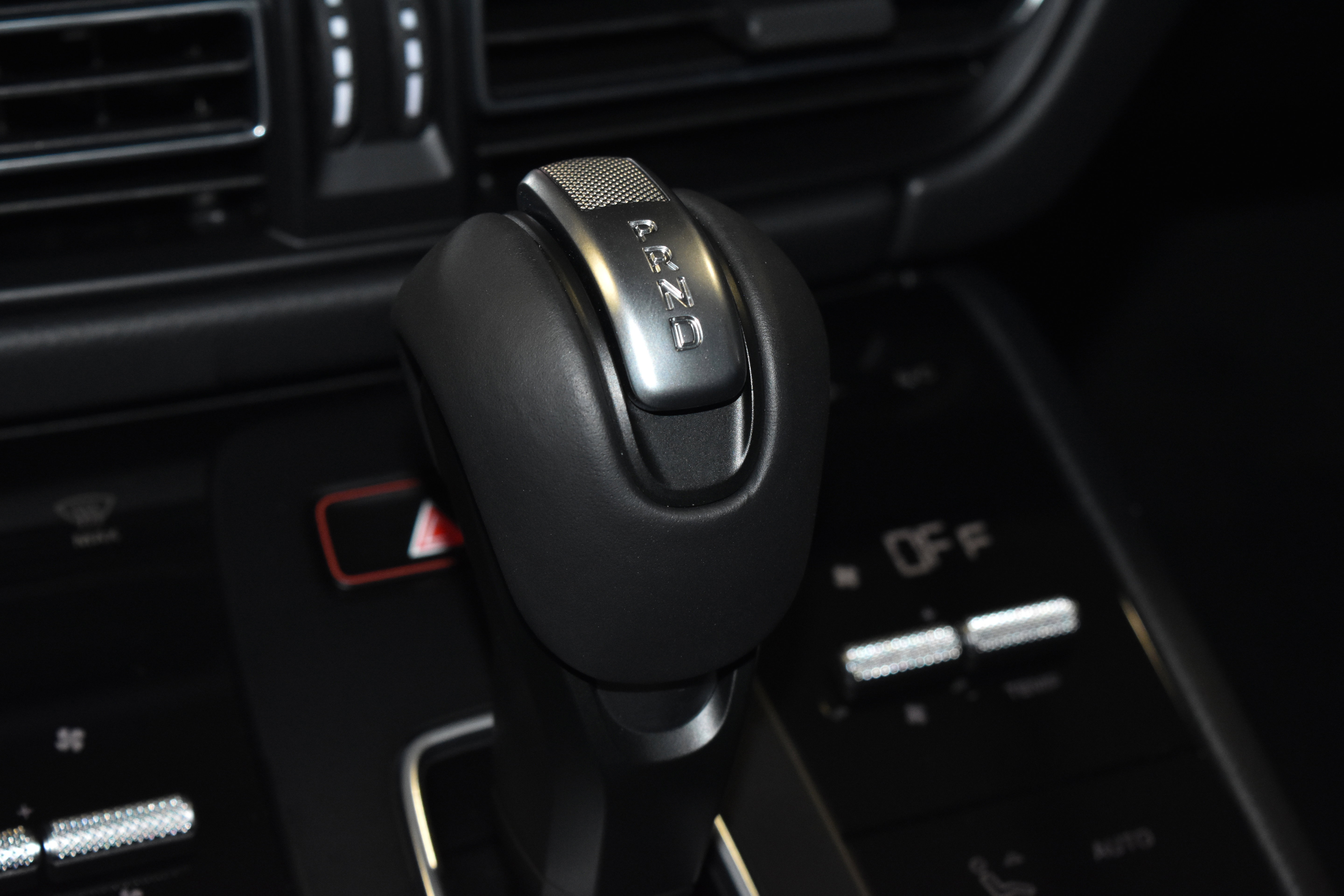 New 2026 Porsche Macan Turbo image 18
