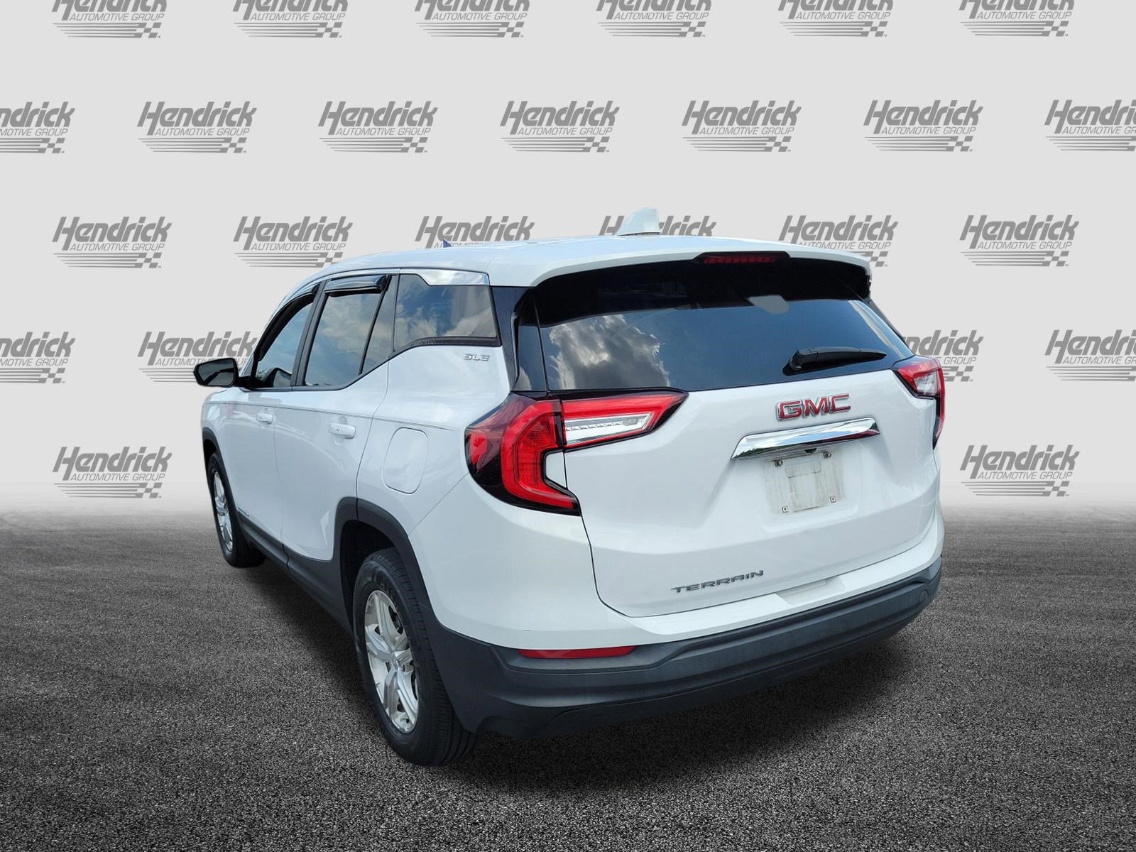 Used 2022 GMC Terrain SLE FWD image 8