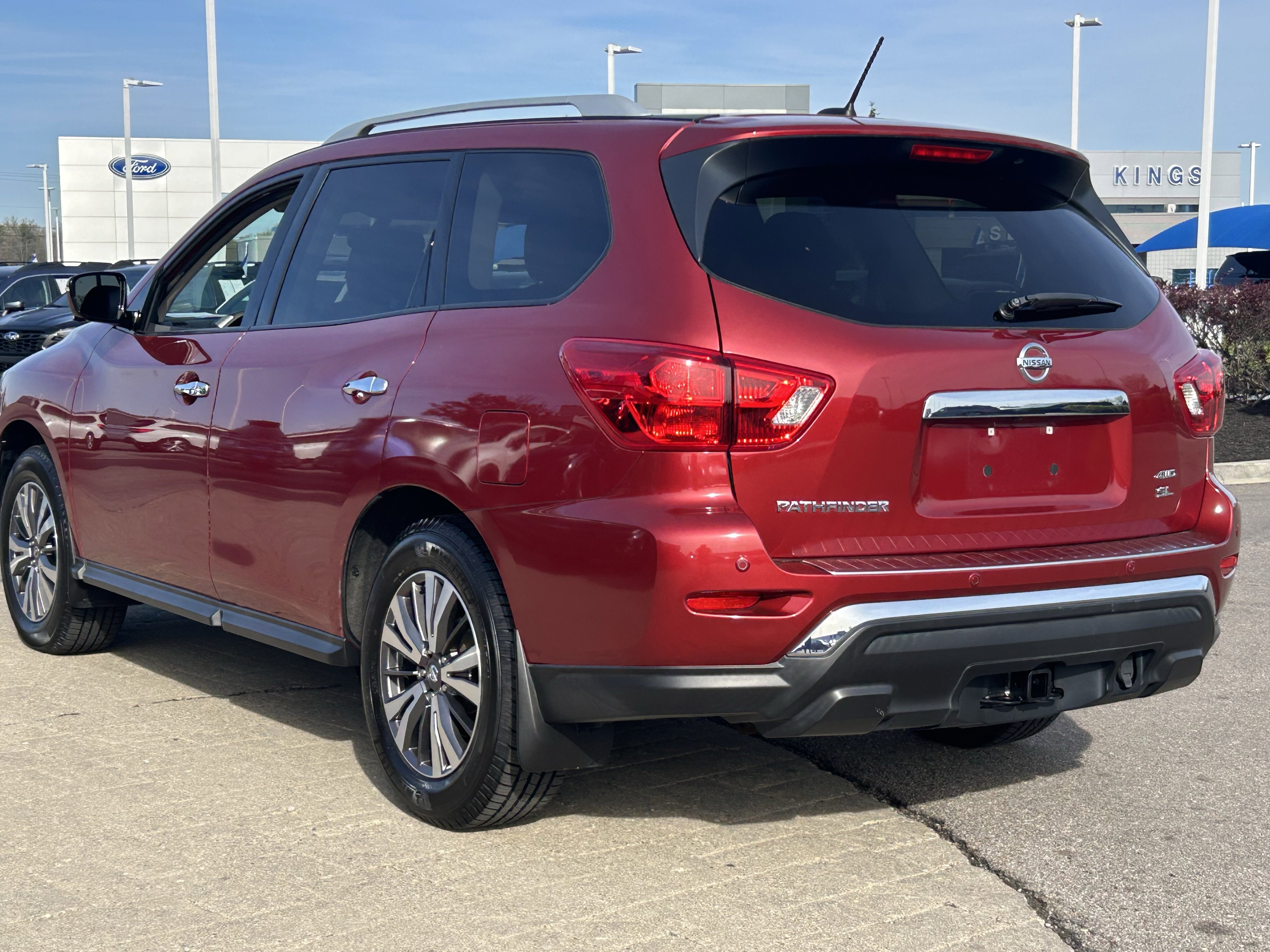 Used 2017 Nissan Pathfinder SL w/ SL Premium Package image 5