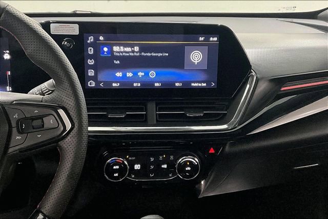 Used 2025 Chevrolet Trax RS w/ Sunroof Package image 9