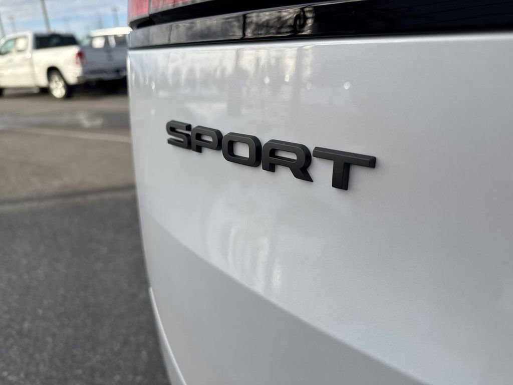 New 2025 Land Rover Range Rover Sport Dynamic SE image 19