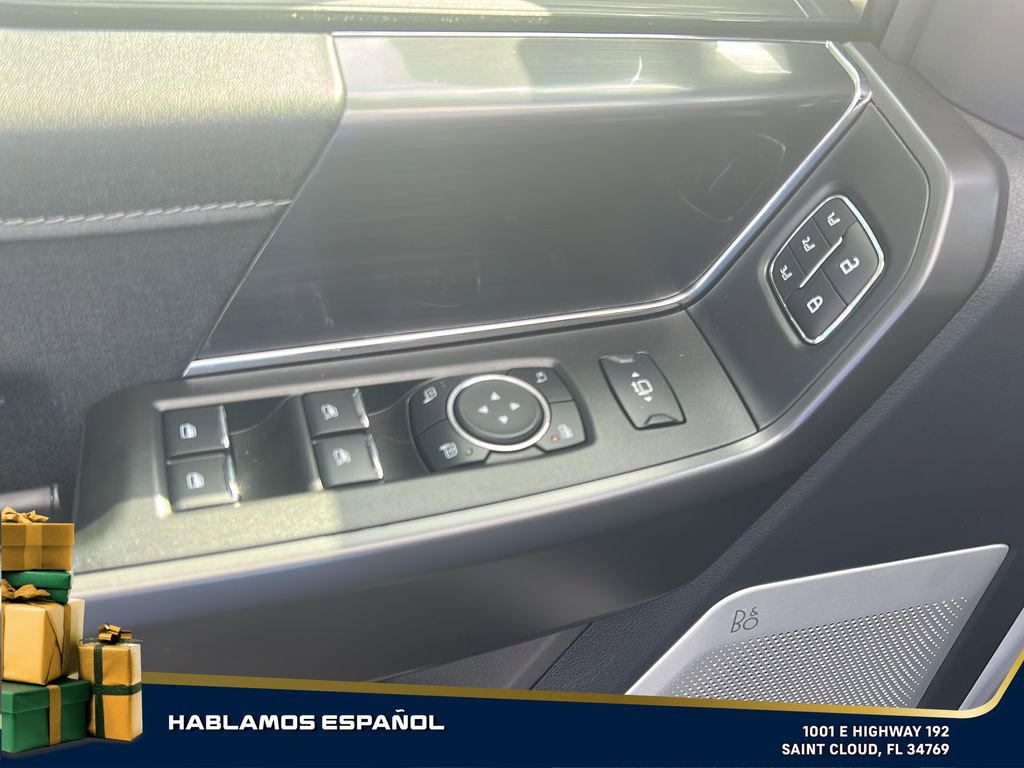 Used 2025 Ford F150 Lariat w/ Equipment Group 502A High image 13