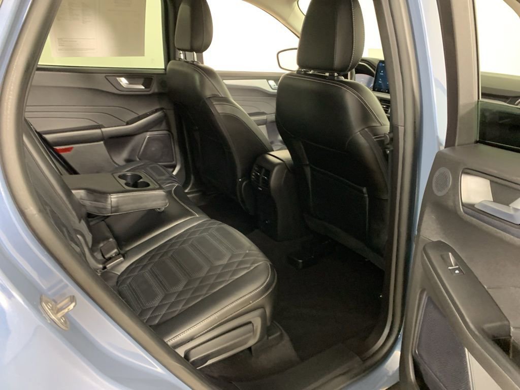 Used 2023 Ford Escape Platinum w/ Premium Technology Package image 33