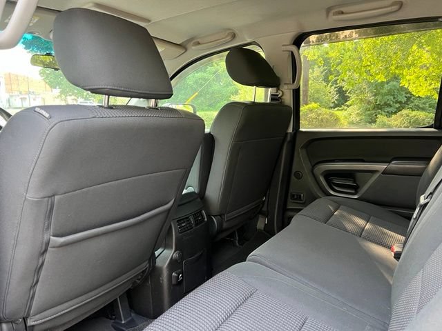 Used 2015 Nissan Titan SV w/ SV Value Truck Package AWD/4WD image 14