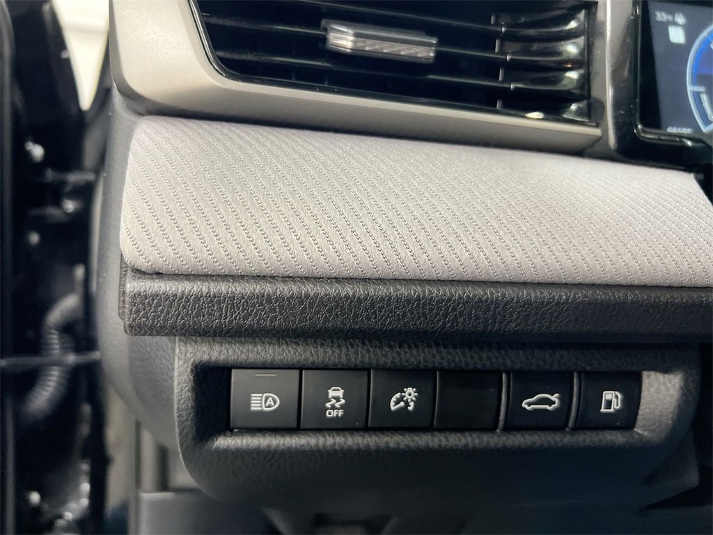 Used 2025 Toyota Camry SE image 17