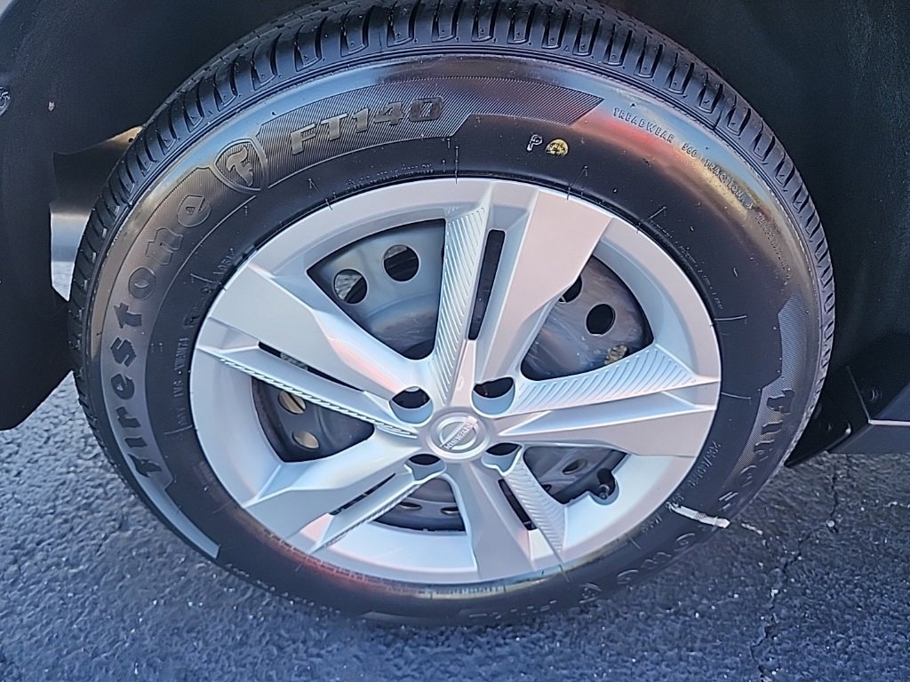 Used 2025 Nissan Kicks Play S image 11