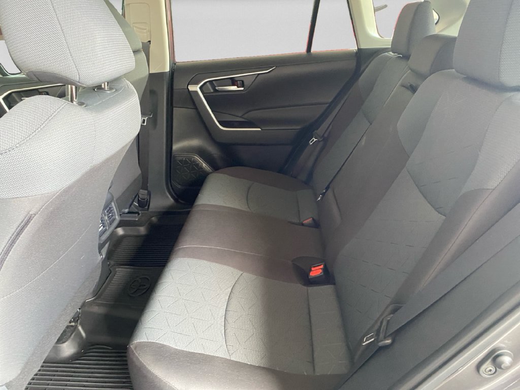 Used 2025 Toyota RAV4 XLE FWD image 23