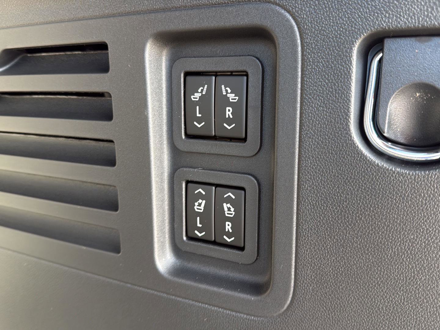 New 2026 GMC Acadia Denali Ultimate image 16