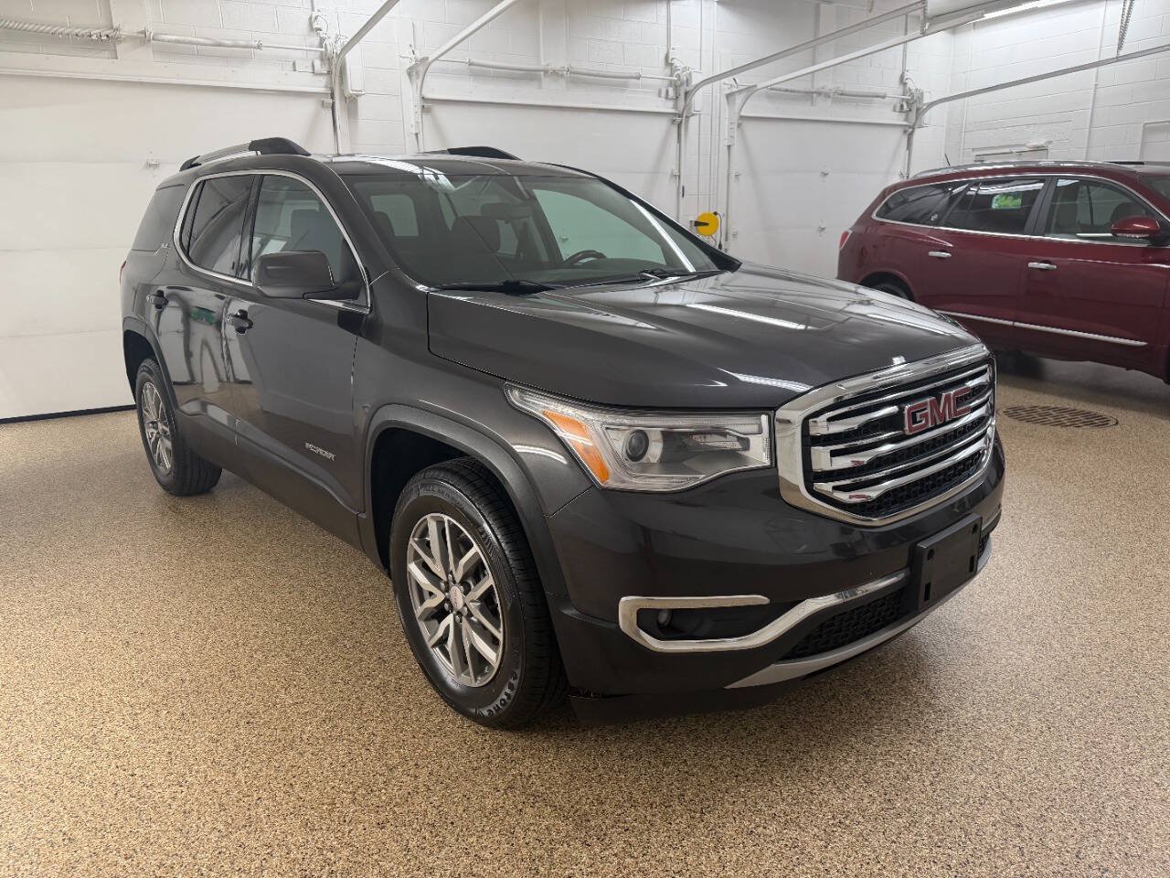 Used 2017 GMC Acadia SLE FWD image 5