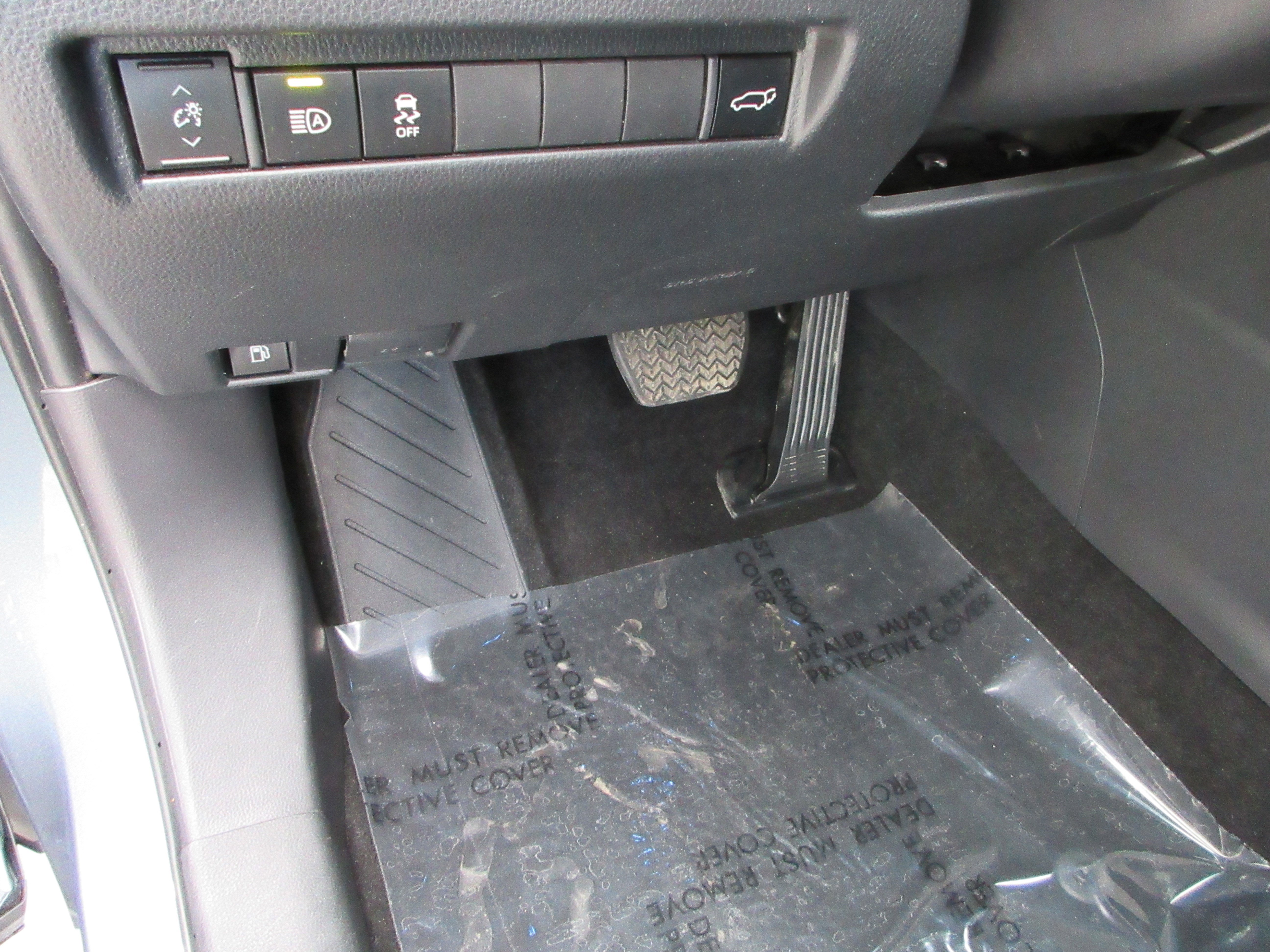 Used 2024 Toyota Venza XLE image 29