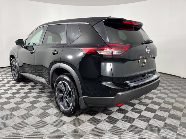 Certified 2026 Nissan Rogue SV FWD image 8