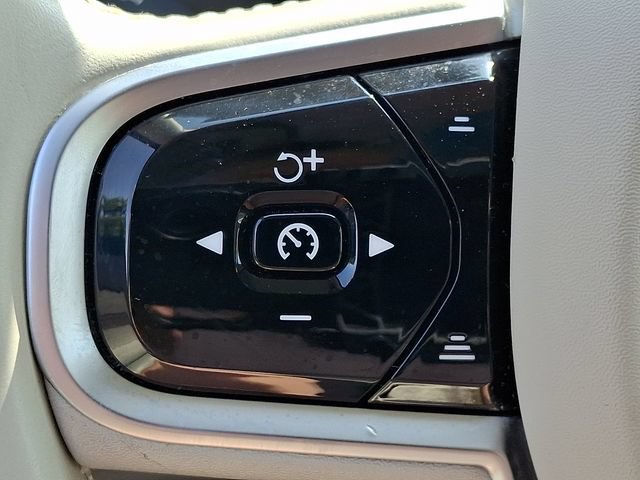 Certified 2024 Volvo XC90 B5 Plus w/ Protection Package Premier AWD/4WD image 23