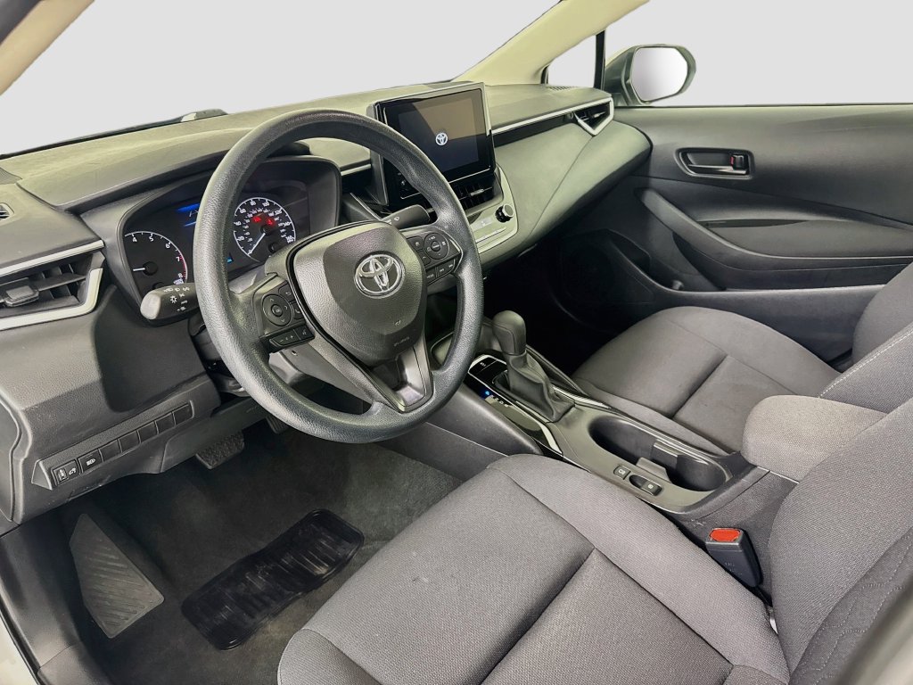 Used 2025 Toyota Corolla LE FWD image 10
