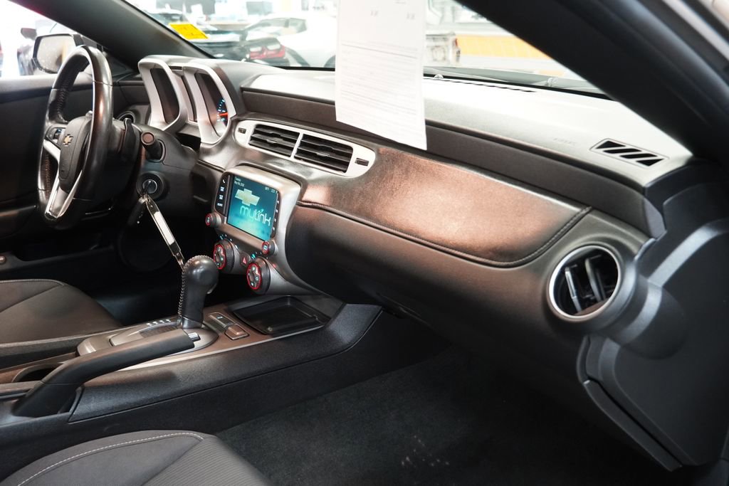 Used 2015 Chevrolet Camaro LT RWD image 20