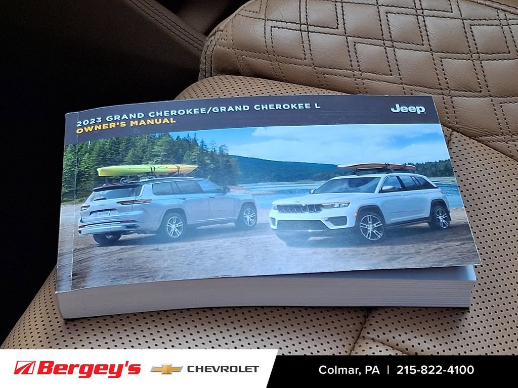 Used 2023 Jeep Grand Cherokee L Summit AWD/4WD image 33