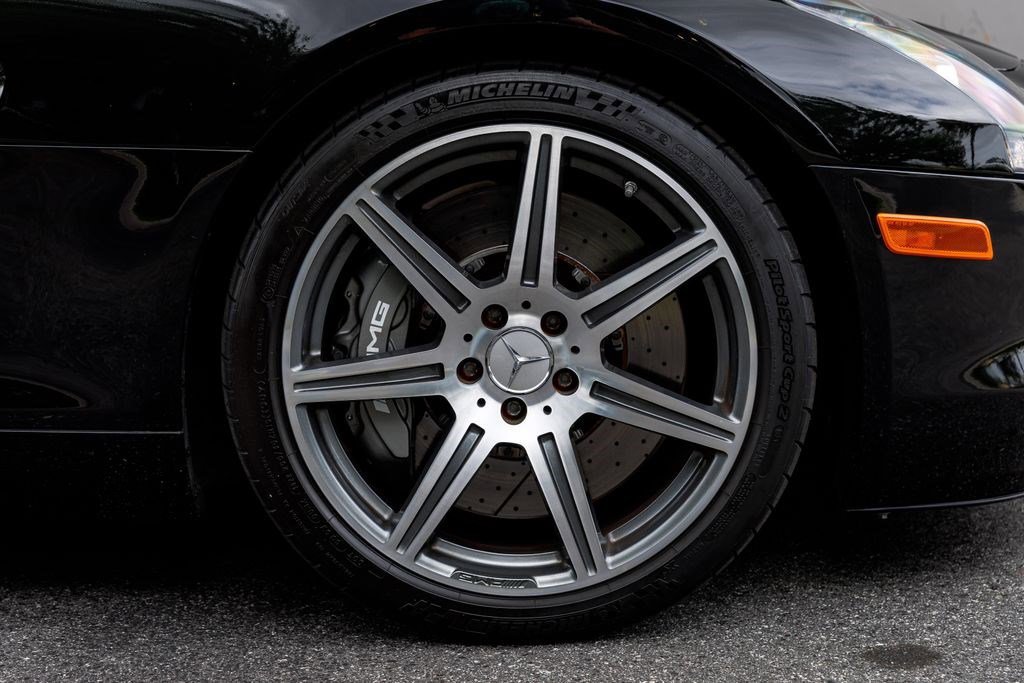 Used 2011 Mercedes-Benz SLS AMG Coupe image 17