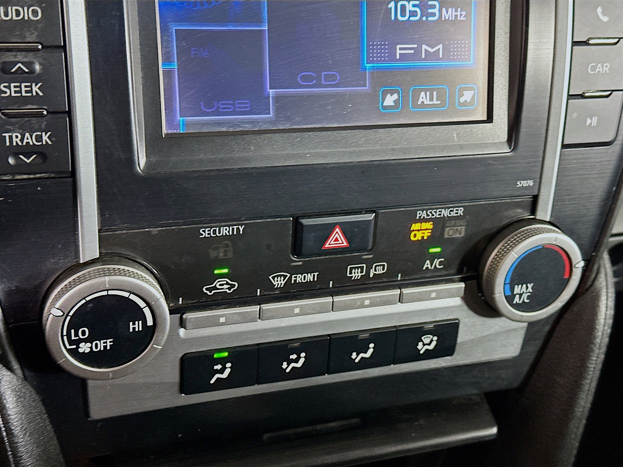 Used 2013 Toyota Camry L image 19