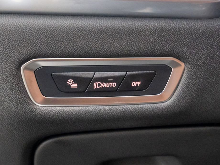 Certified 2025 BMW X7 M60i w/ Executive Package image 21