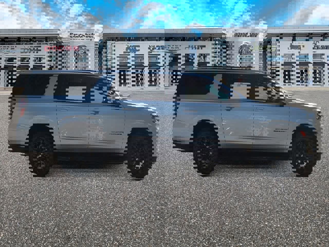 Used 2021 Chevrolet Suburban RST image 9