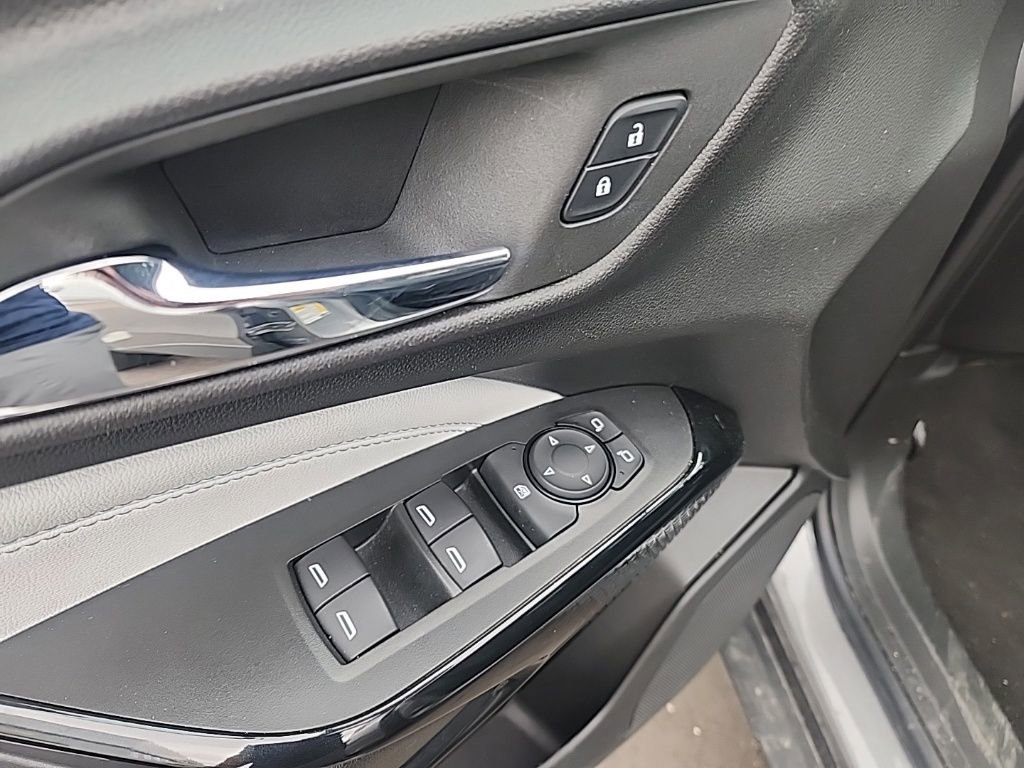 Used 2025 Chevrolet Trax LT FWD image 14