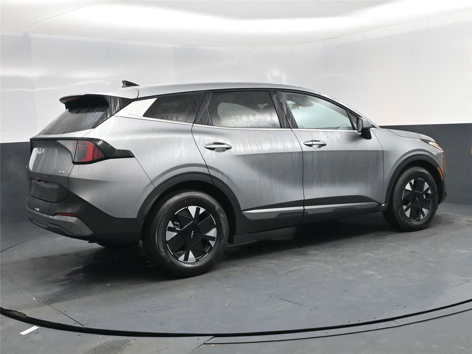 New 2026 Kia Sportage LX image 8